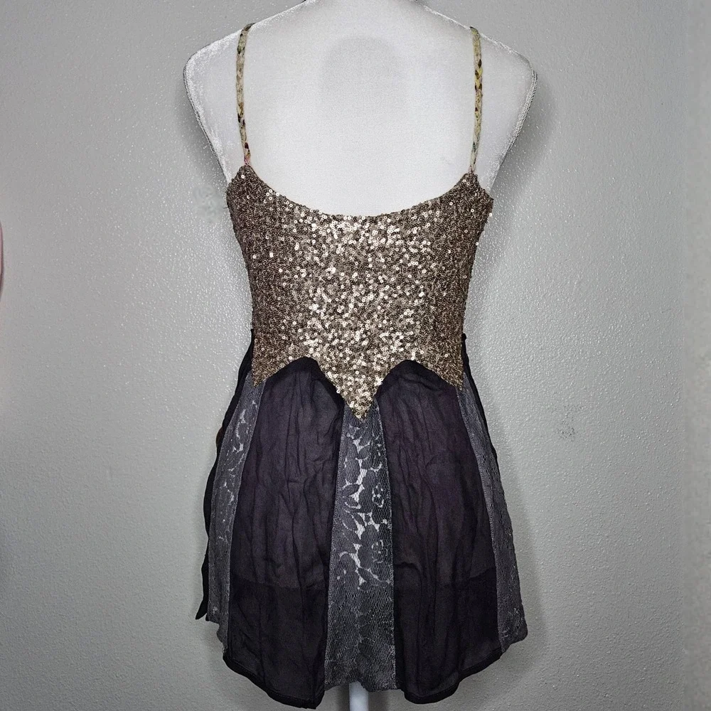Gimmicks by BKE Gold Sequin Purple Lace‎ Mixed Media Camisole Top